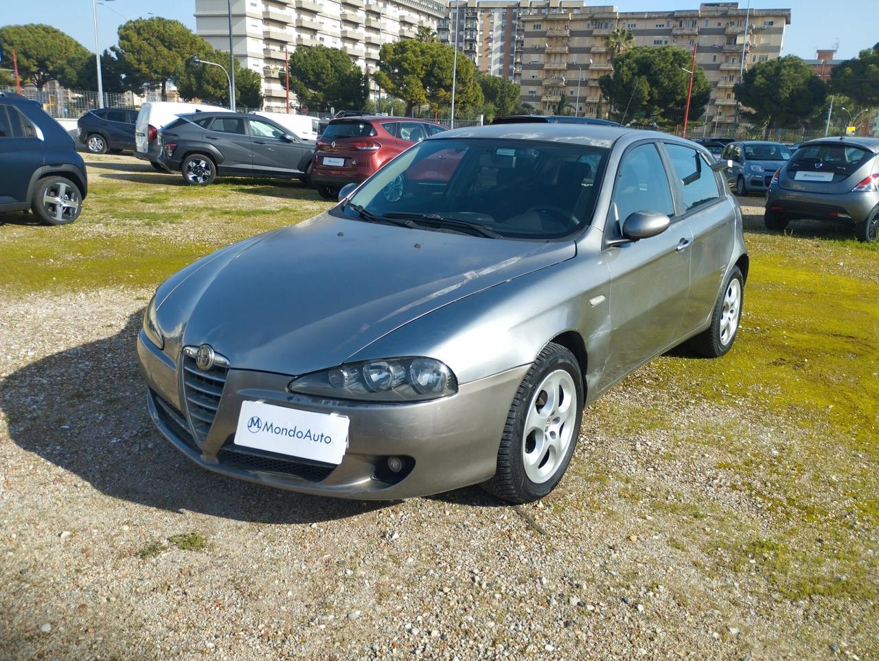 Alfa Romeo 147 1.6 (105) 5 porte Distinctive