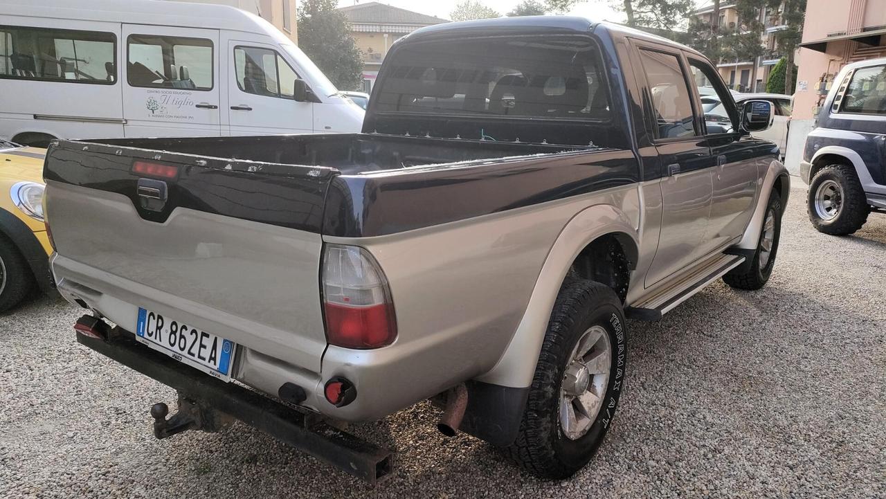 Mitsubishi L200 2.5 TD Double Cab Aut e Gancio