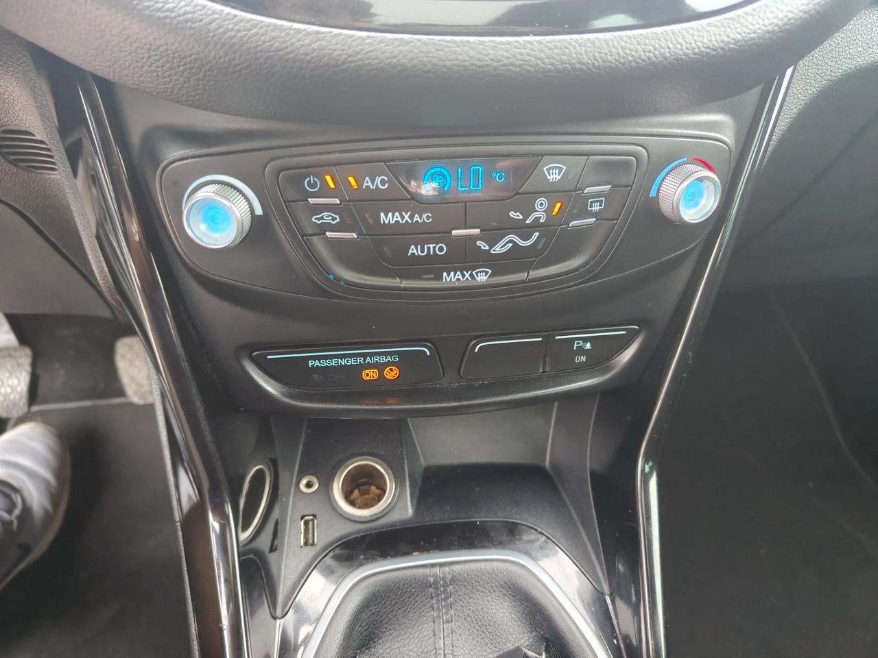 Ford B-Max 1.6 TDCi Titanium gancioTraino