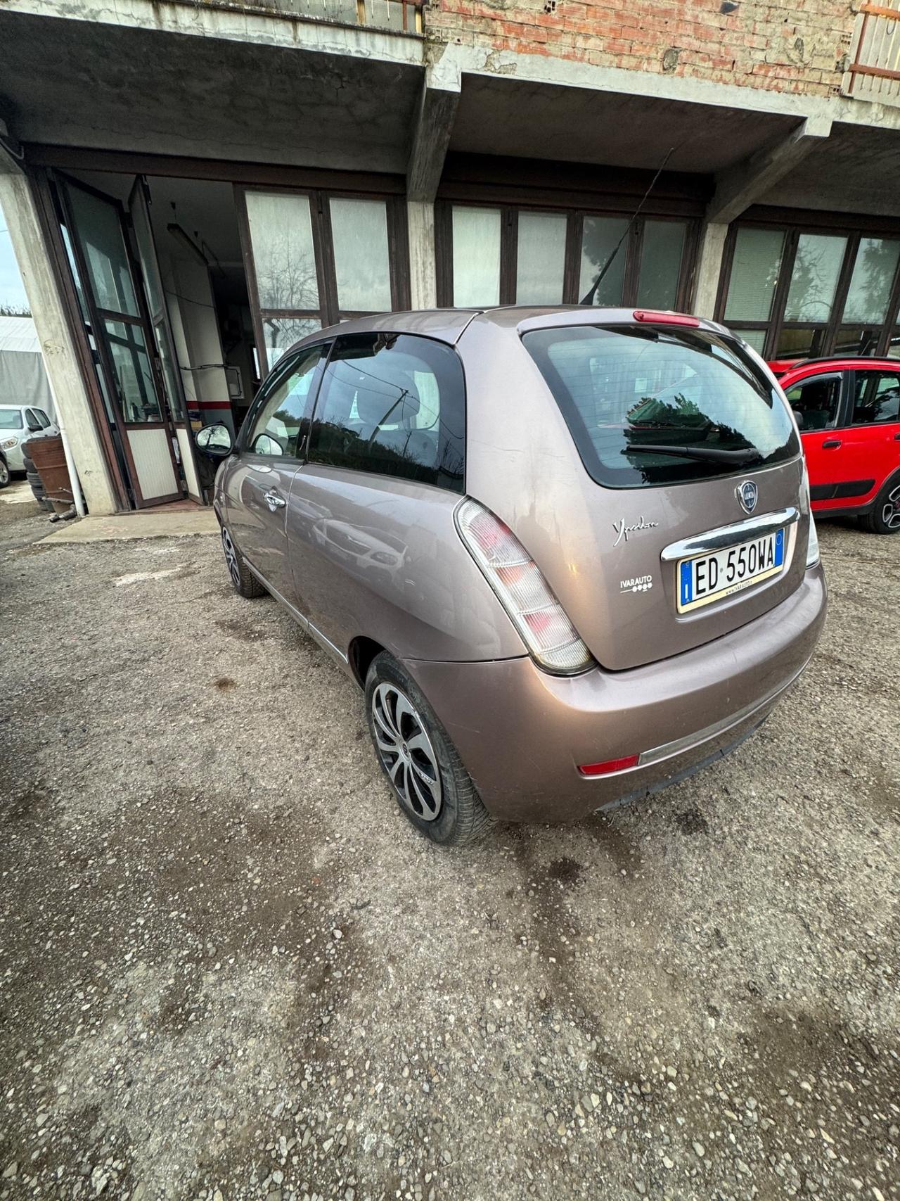 Lancia Ypsilon 1.2 69 CV Platino
