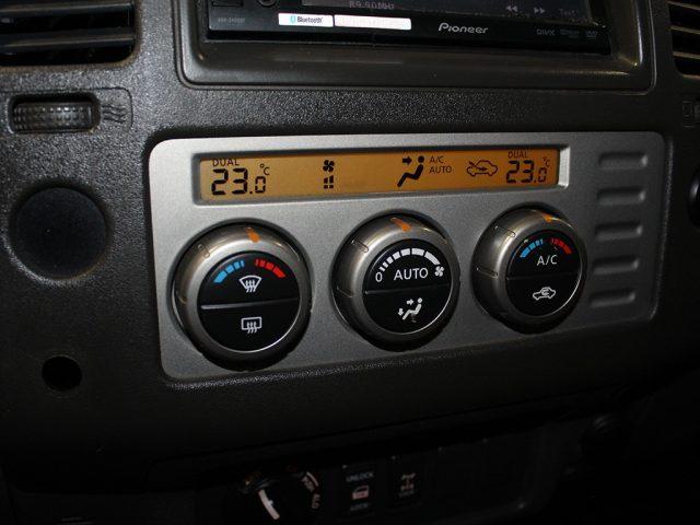 NISSAN Navara 2.5 dCi 4 porte Double Cab LE