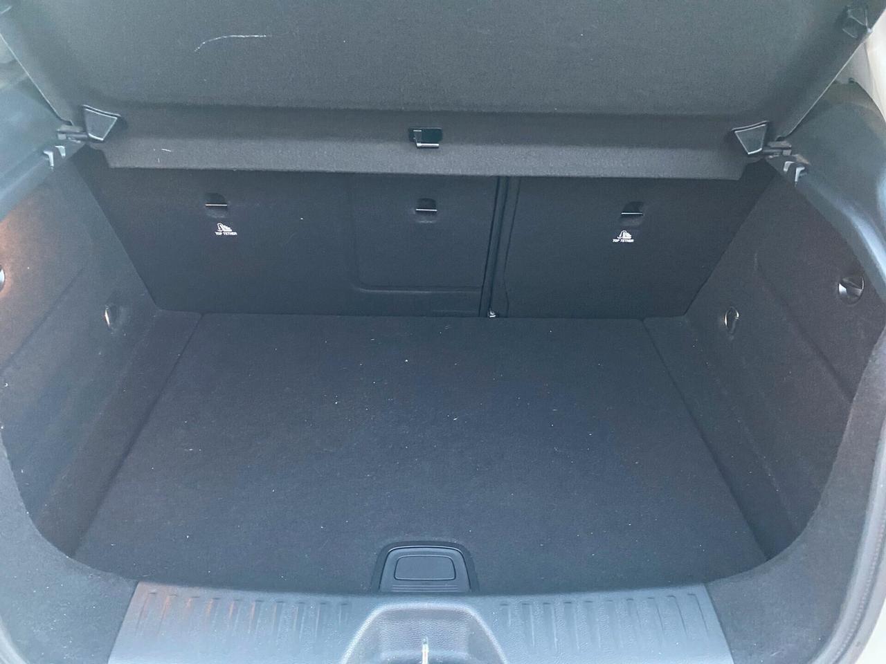 Mercedes-benz A 180 Business *13900Km