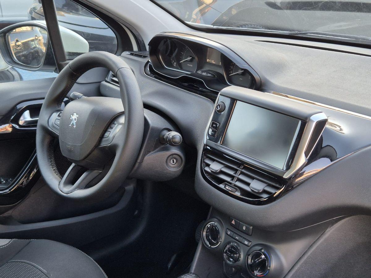 PEUGEOT - 208 - BlueHDi 75 S&S 5p. Active