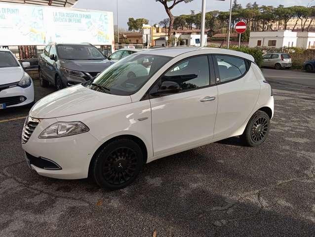 Lancia Ypsilon 1.2 8v Silver ecochic Gpl 69cv E6