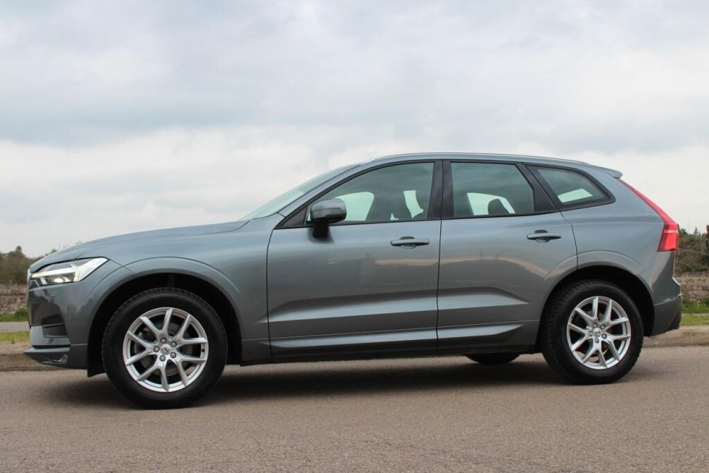 VOLVO XC60 D4 Aut. Momentum 190CV *PELLE *CAMERA