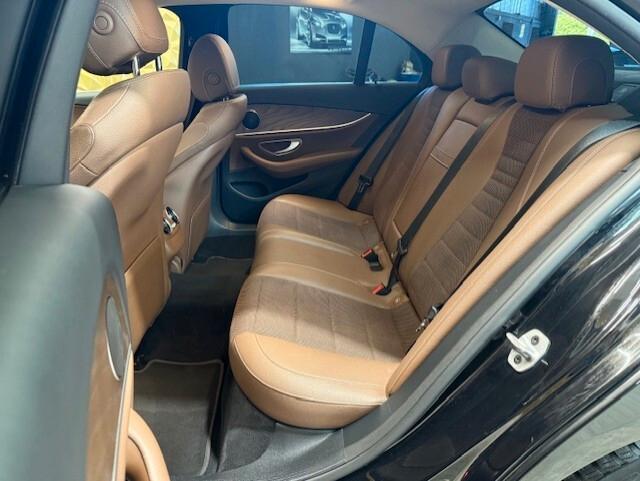 Mercedes-benz E 220 E 220 d 4Matic Auto Business Sport