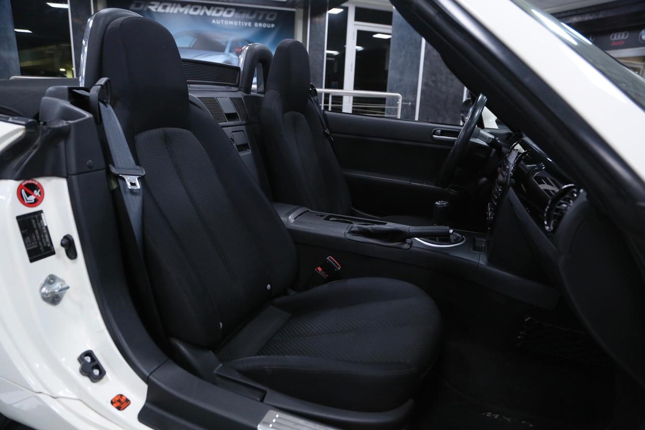 Mazda MX-5 Roadster Coupé 1.8L Wind