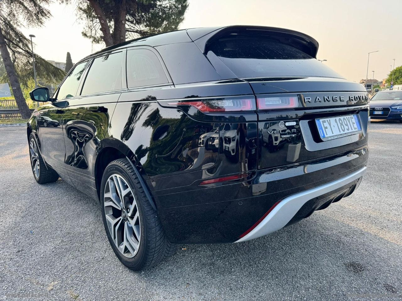 LAND ROVER RR Velar 2.0D 240 R-Dynamic HSE