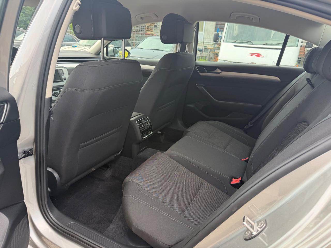 Volkswagen Passat 2.0 TDI DSG Comfortline BlueMotion Technology