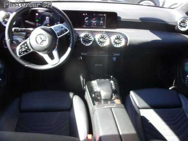 MERCEDES-BENZ A 250 e eq-power Business Extra auto - targa GE297SY