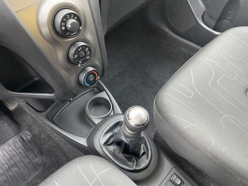 Toyota Yaris Yaris 5p 1.0 Now IDONEA NEOPATENTATI