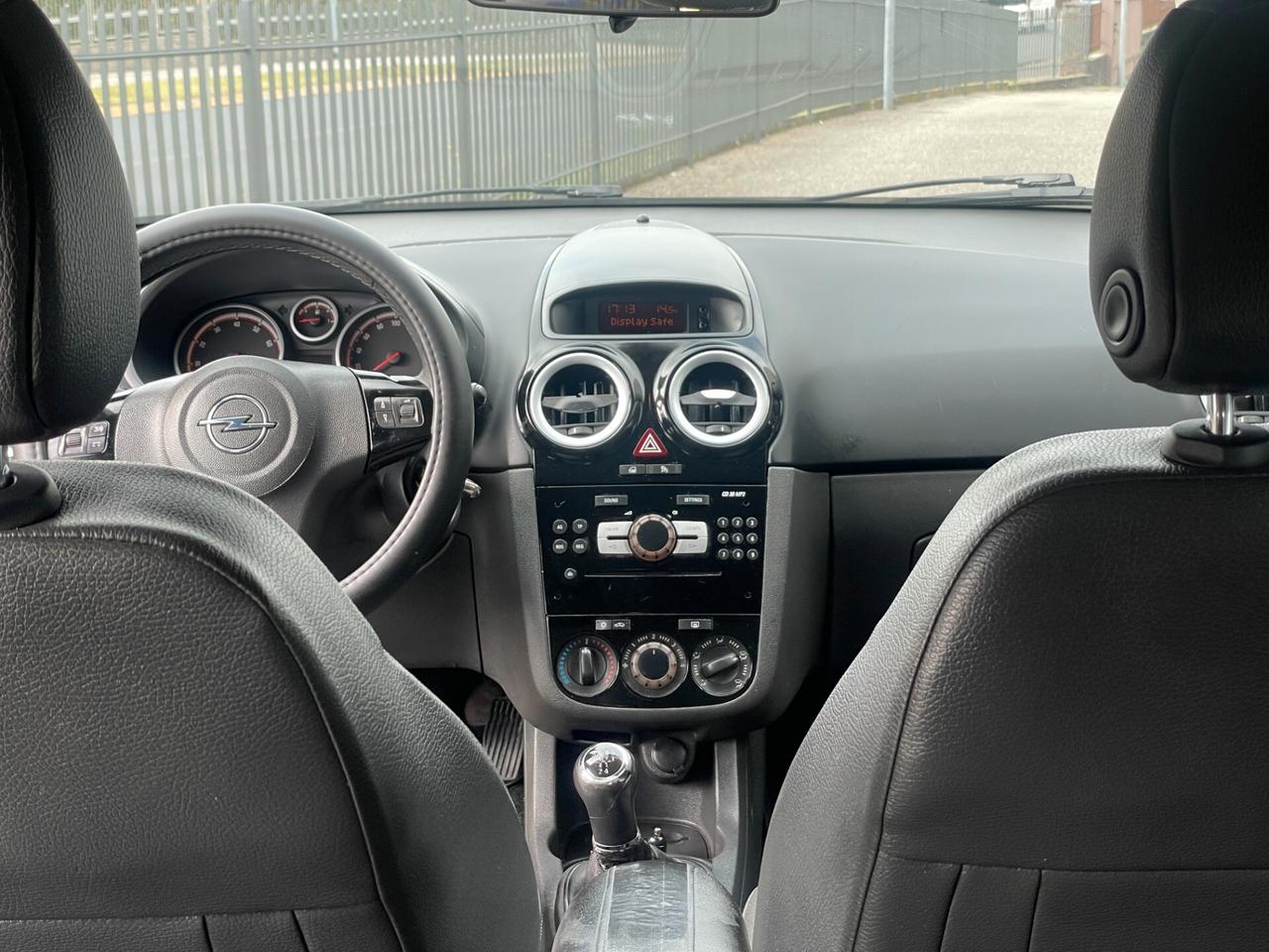 Opel Corsa 1.4 16V 5 porte Cosmo