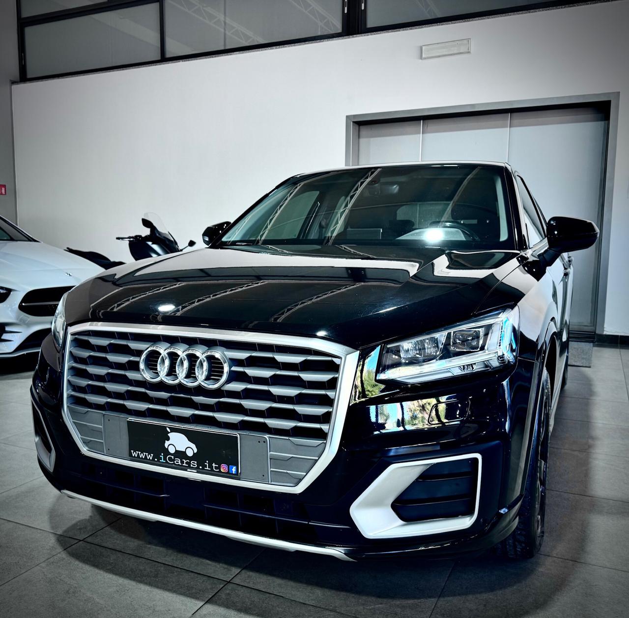 Audi Q2 1.6 TDI 116CV Identity Black