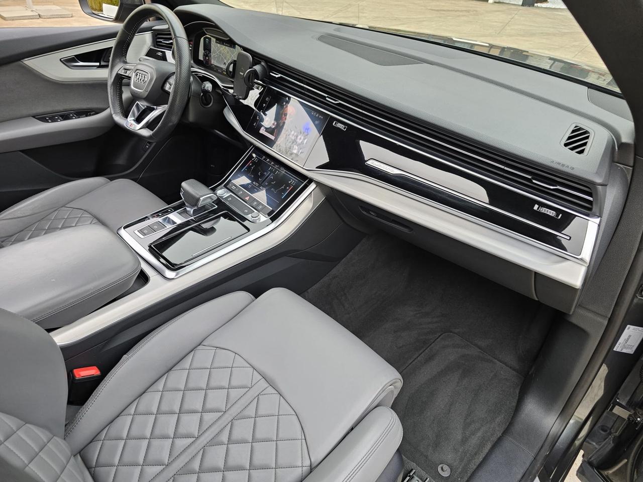 Audi Q8 50 TDI SLINE INT EST