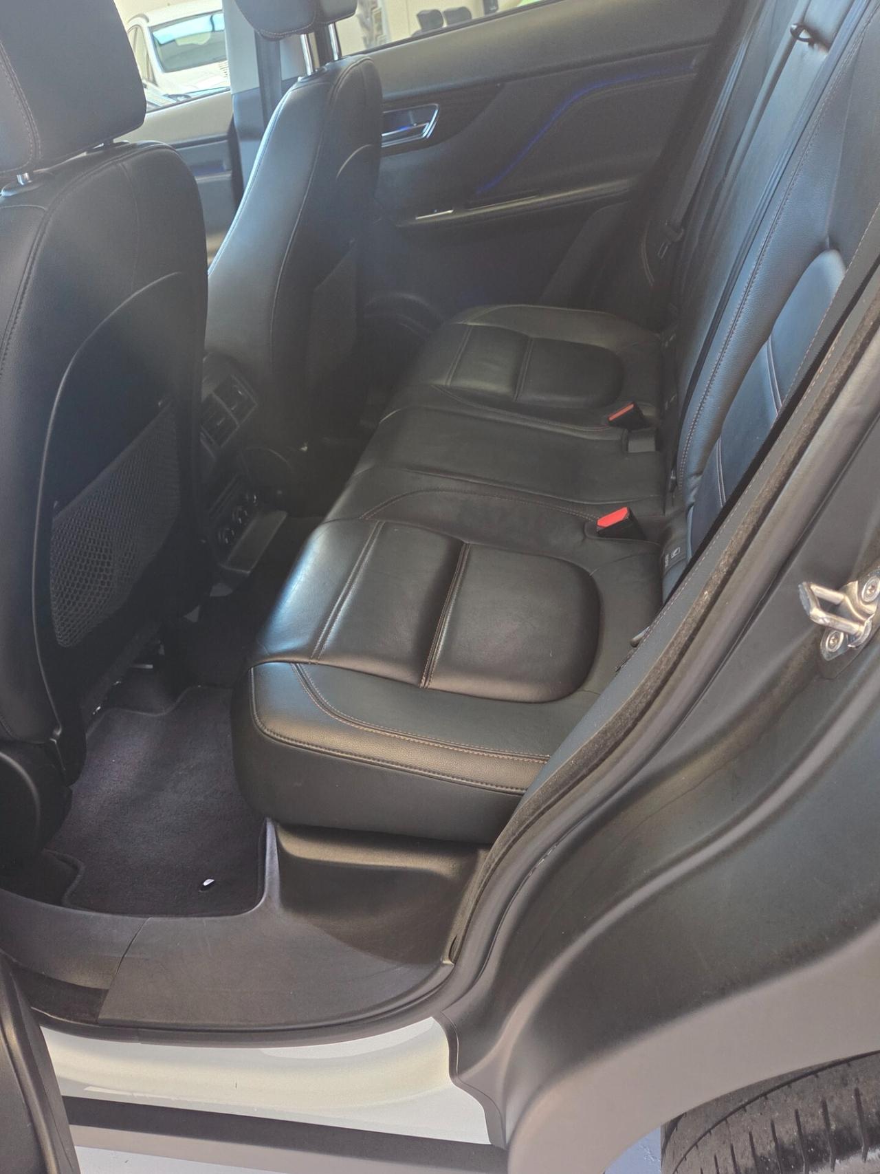 Jaguar F-Pace 2.0 D 180 CV AWD aut. Portfolio
