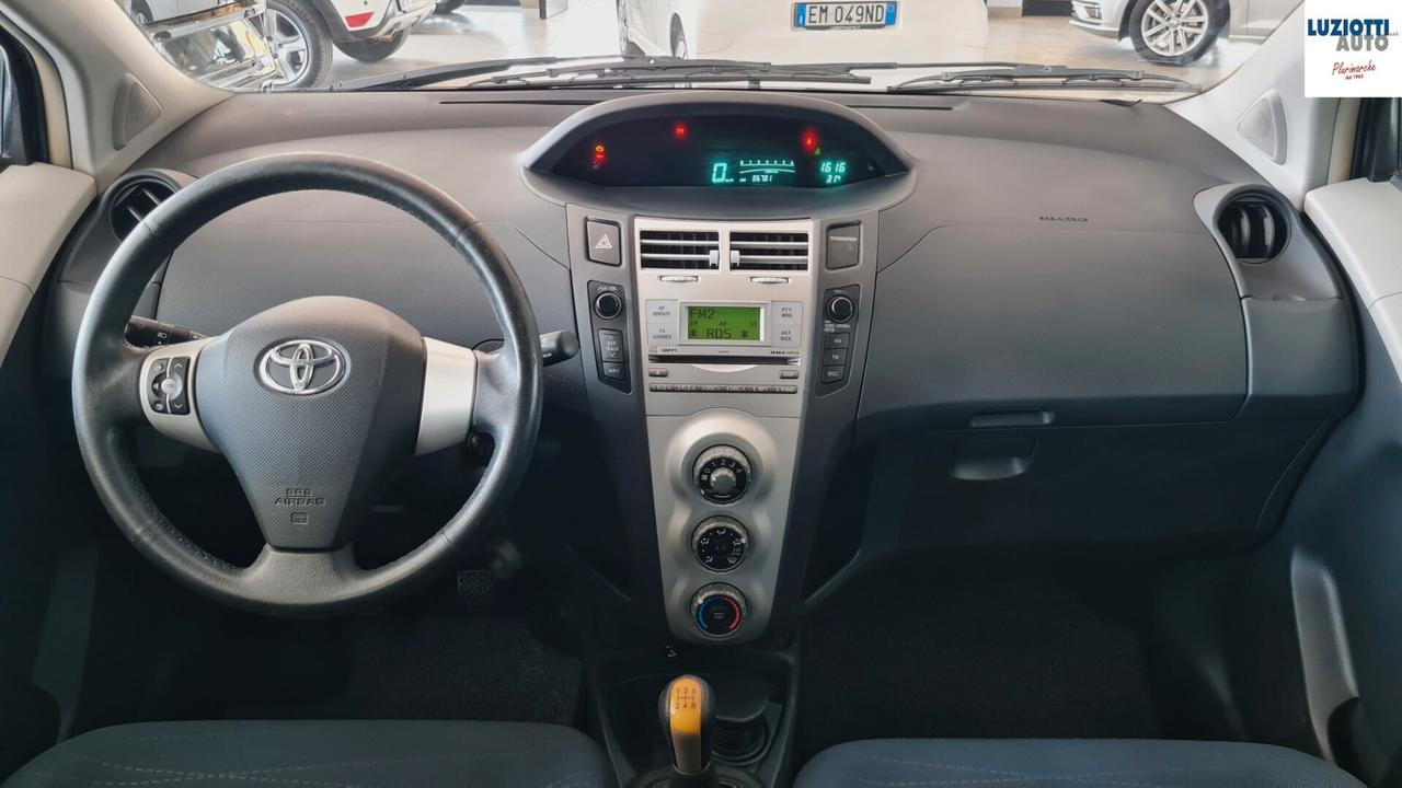 Toyota Yaris 1.3 5P LUNA