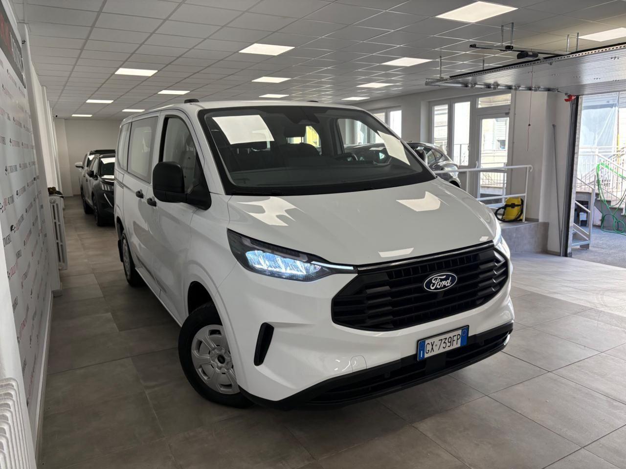 Ford Transit Custom 320 2.0 EcoBlue 136CVCombi 9 POSTI €24900+IVA