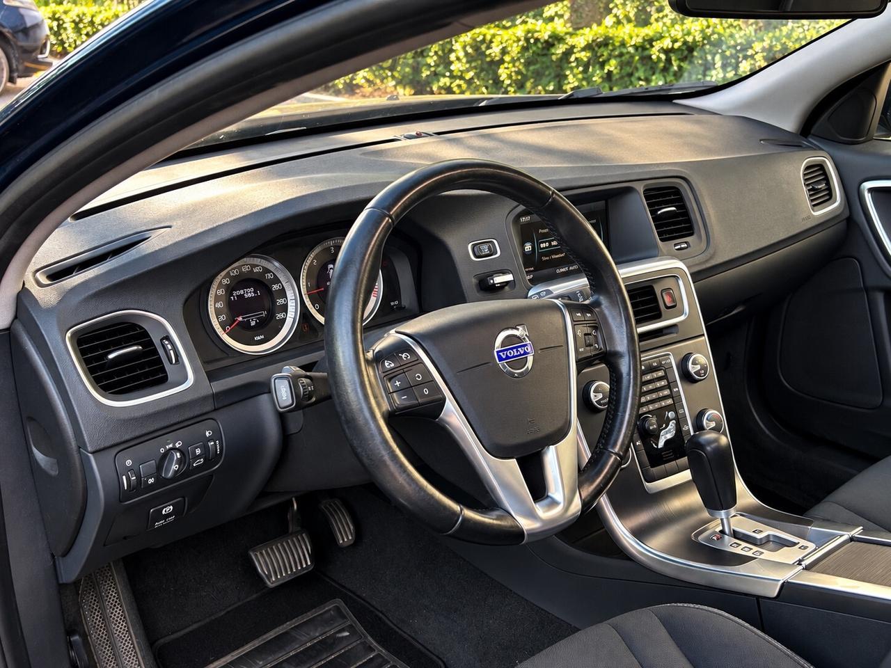 Volvo V60 D5 AWD Geartronic Summum 215 CV – Automatica 4x4 Tetto Apribile
