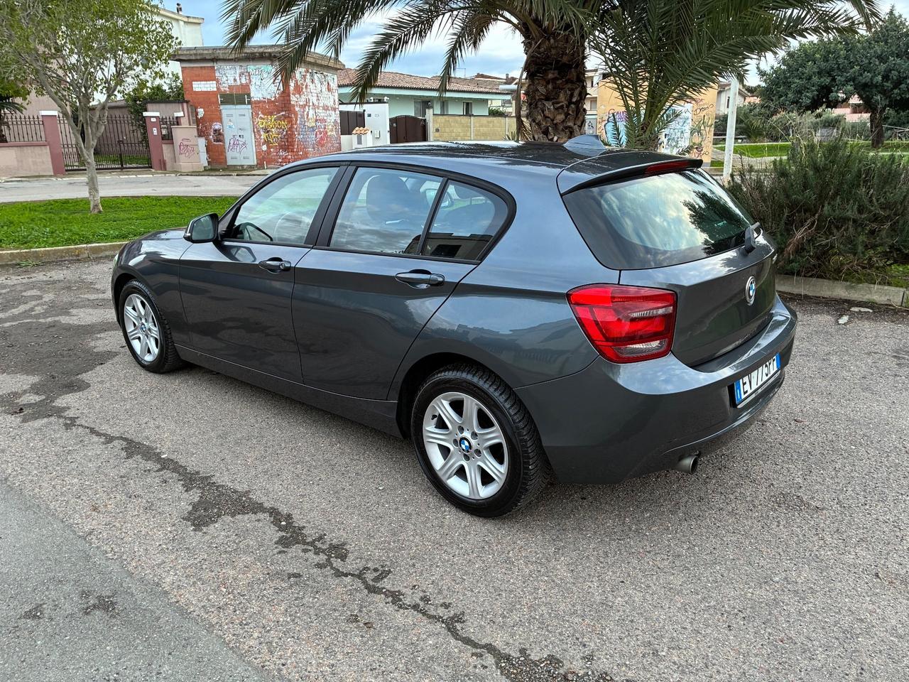 Bmw 118 118d 5p. Unique