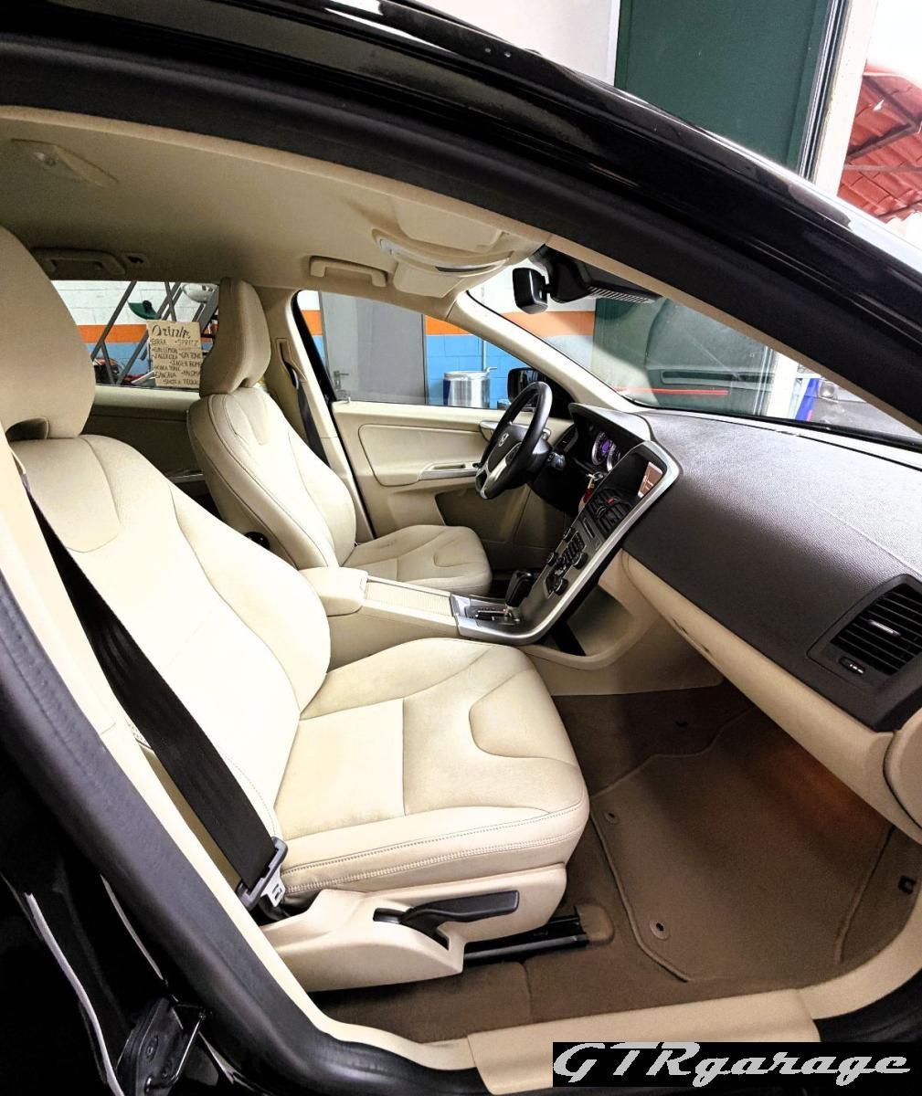 VOLVO - XC60 - D3 AWD Geartronic Momentum