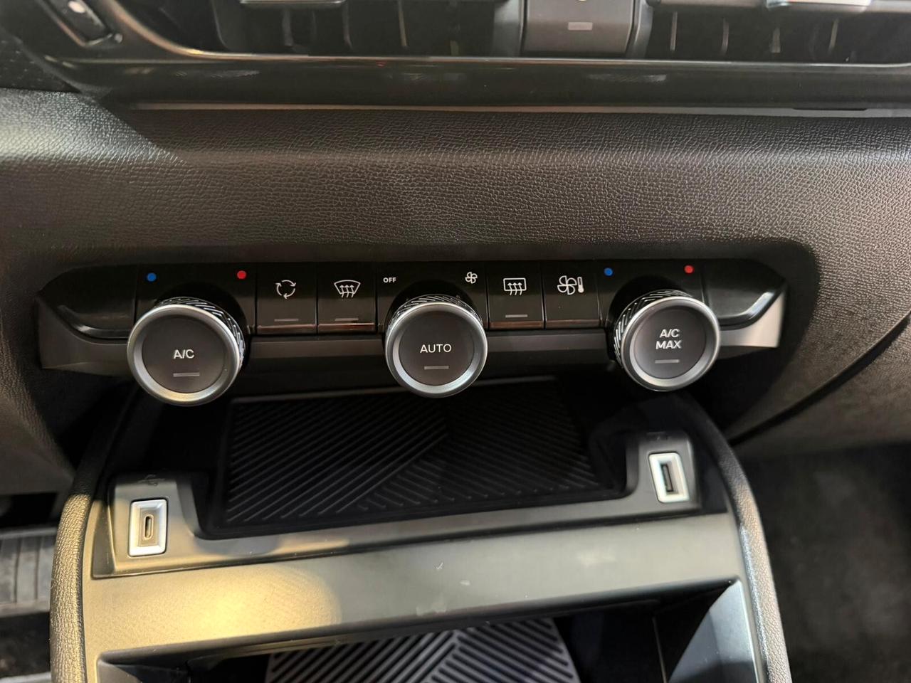 Citroen C4 X BlueHDI 130 S&S EAT8 Feel Pack