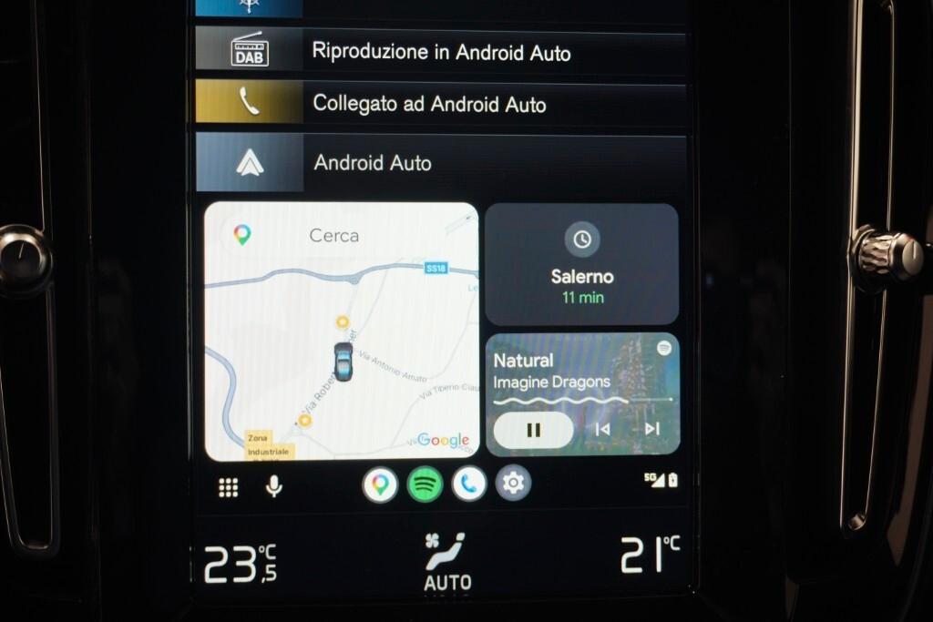 VOLVO XC40 1.5 T2 129CV AUTOM. CORE ( FARI LED - COCKPIT - CRUISE - NAVI - MIRROR - PDC - TELECAMERA POST. - CERCHI 18 )