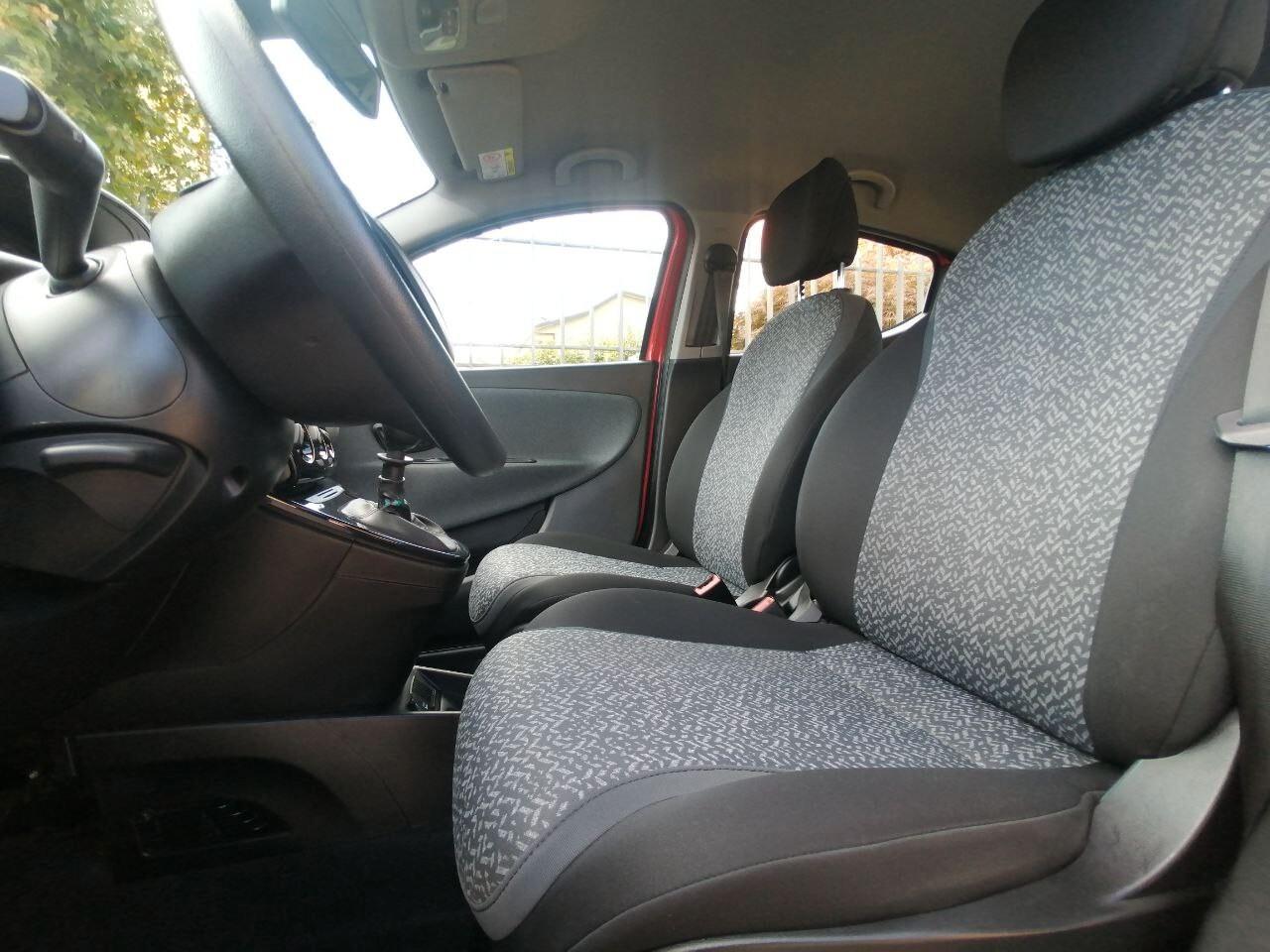 Lancia Ypsilon 1.0 FireFly 5 porte S&S Hybrid Ecochic