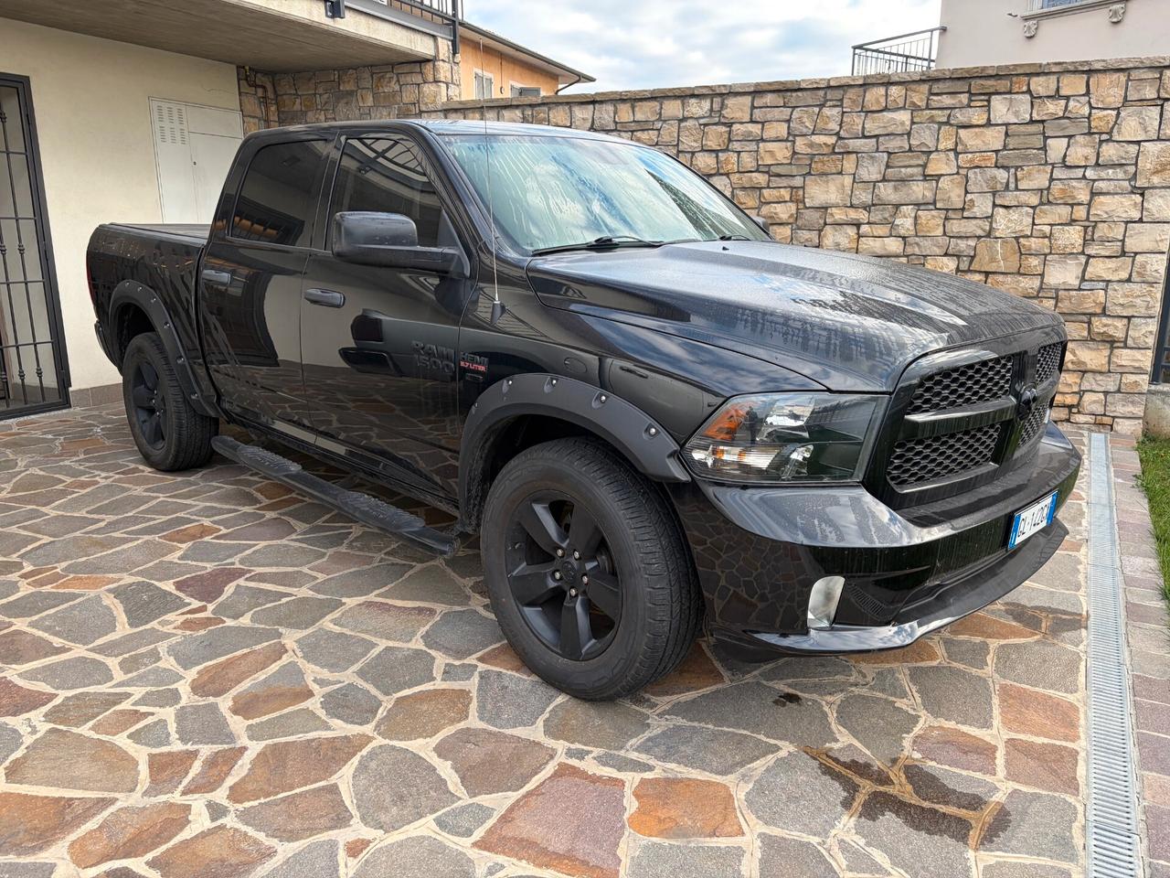 Dodge RAM 1500 HEMI 5.7 V8