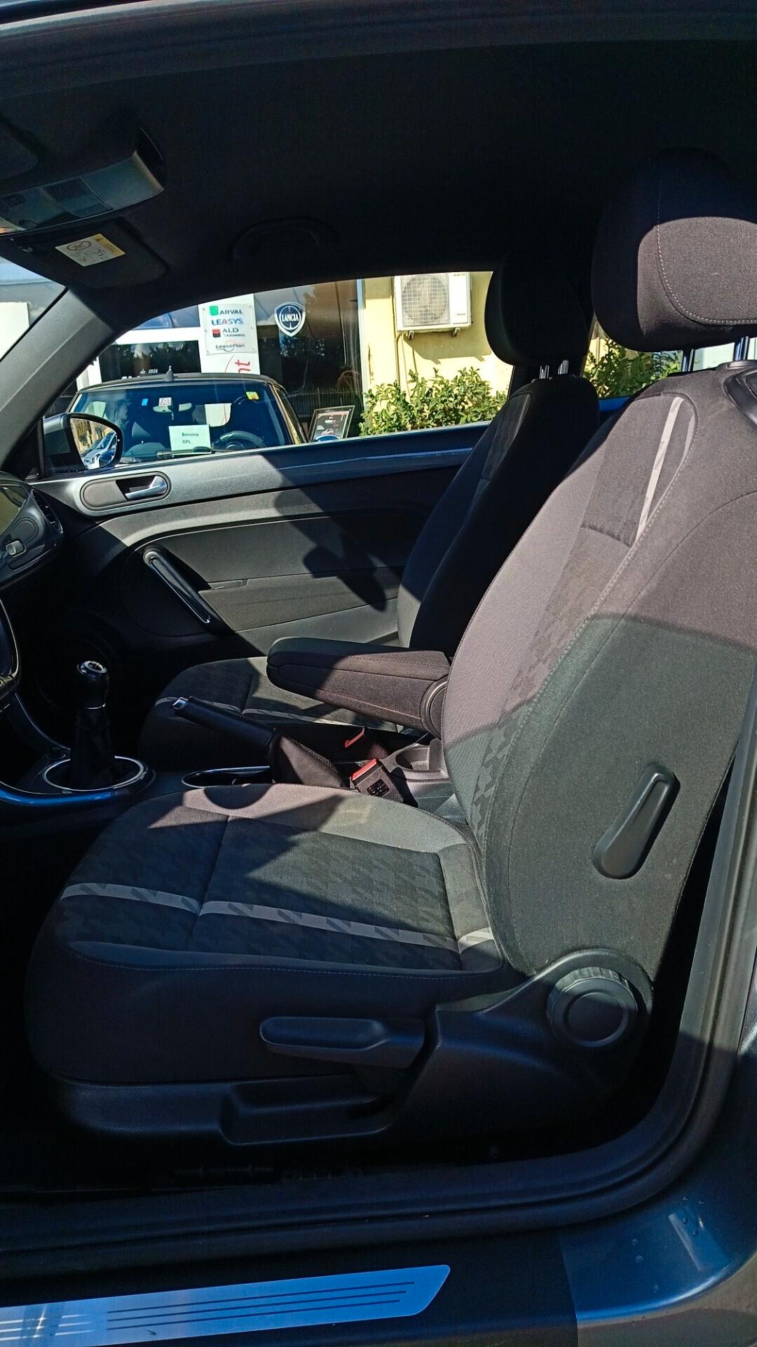 Volkswagen Maggiolino 2.0 TDI DSG Design BlueMotion Technology