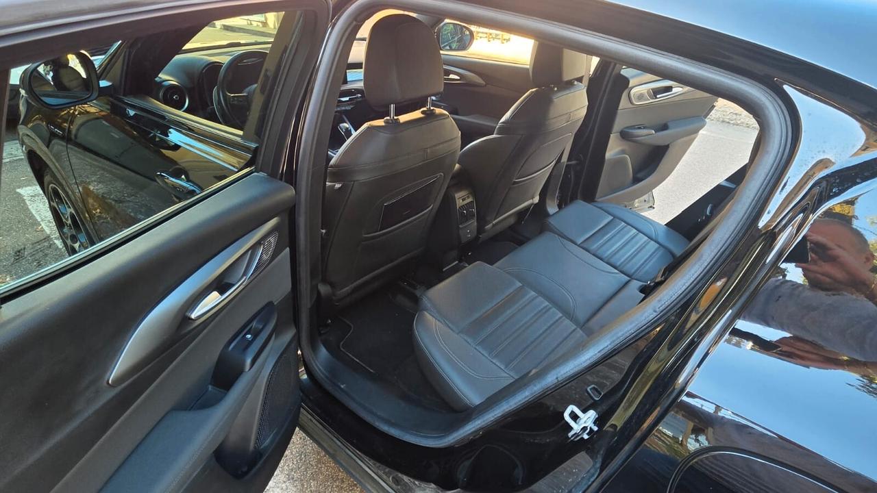 Alfa Romeo Tonale 1.3 280 CV PHEV AT6 Q4 Veloce