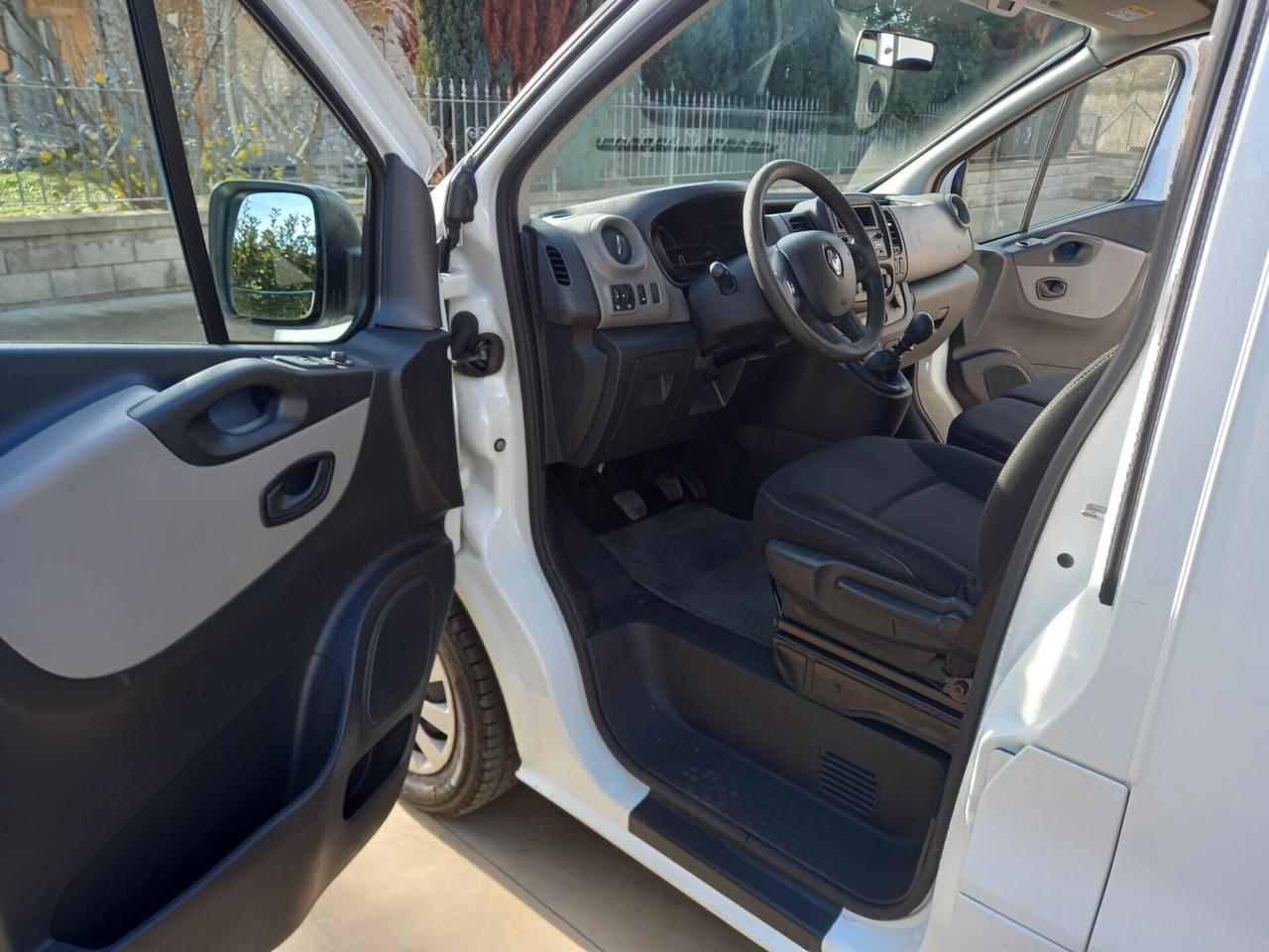 Renault Trafic T29 1.6 dCi 145CV 9 POSTI