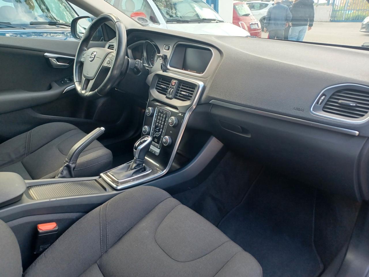 Volvo V40 D3 Geartronic Momentum ANNO 2017