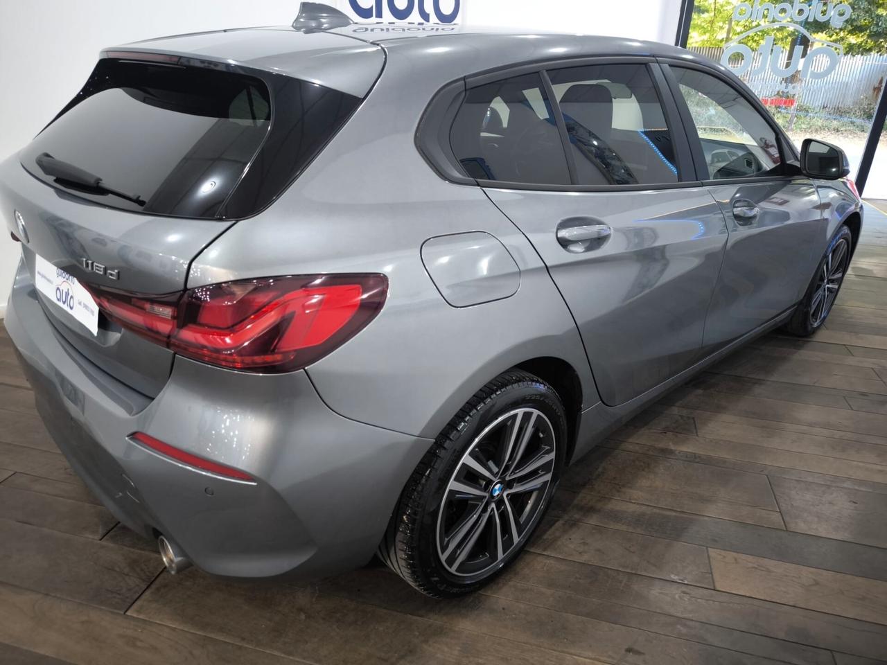 Bmw 118 118d 5p. Business Advantage