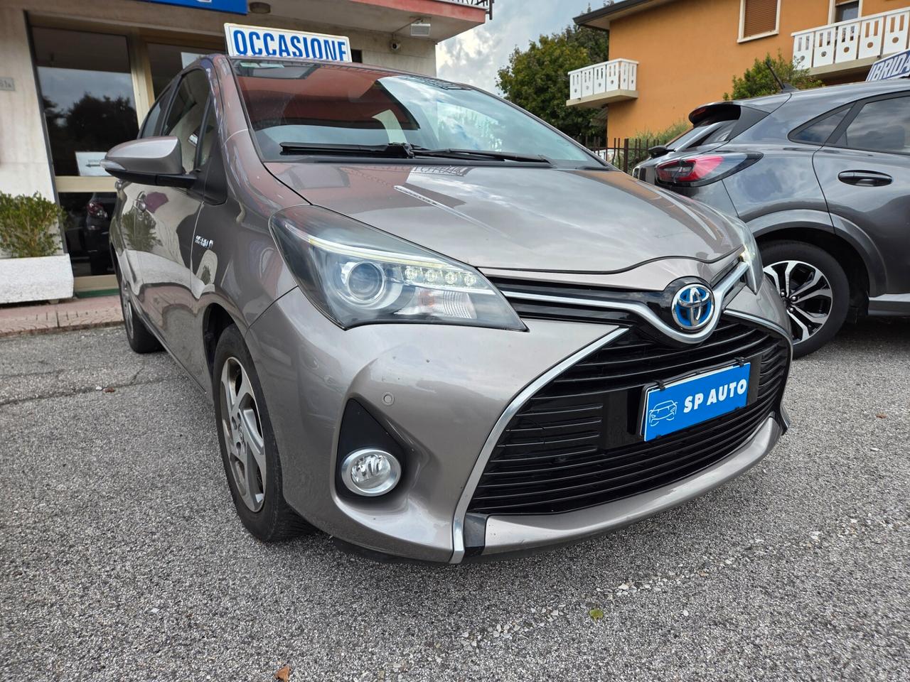 Toyota Yaris Hybrid - 2015