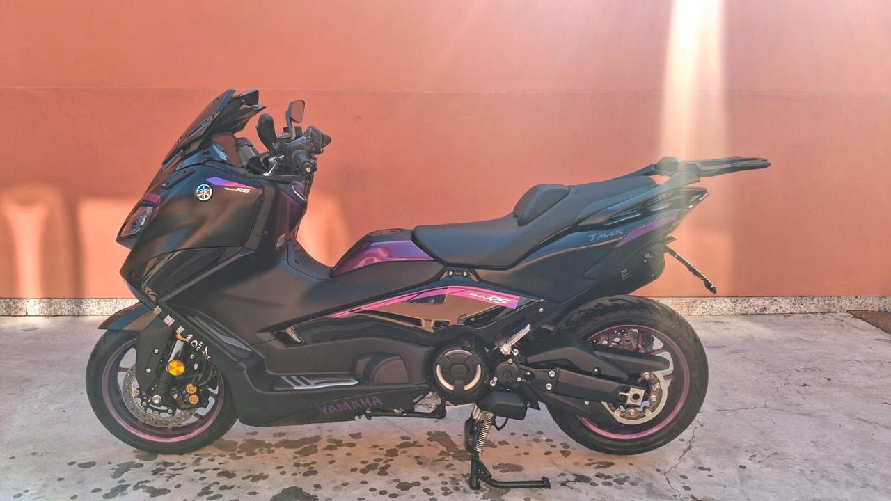 Yamaha T-MAX TECH MAX BLACK - 2023