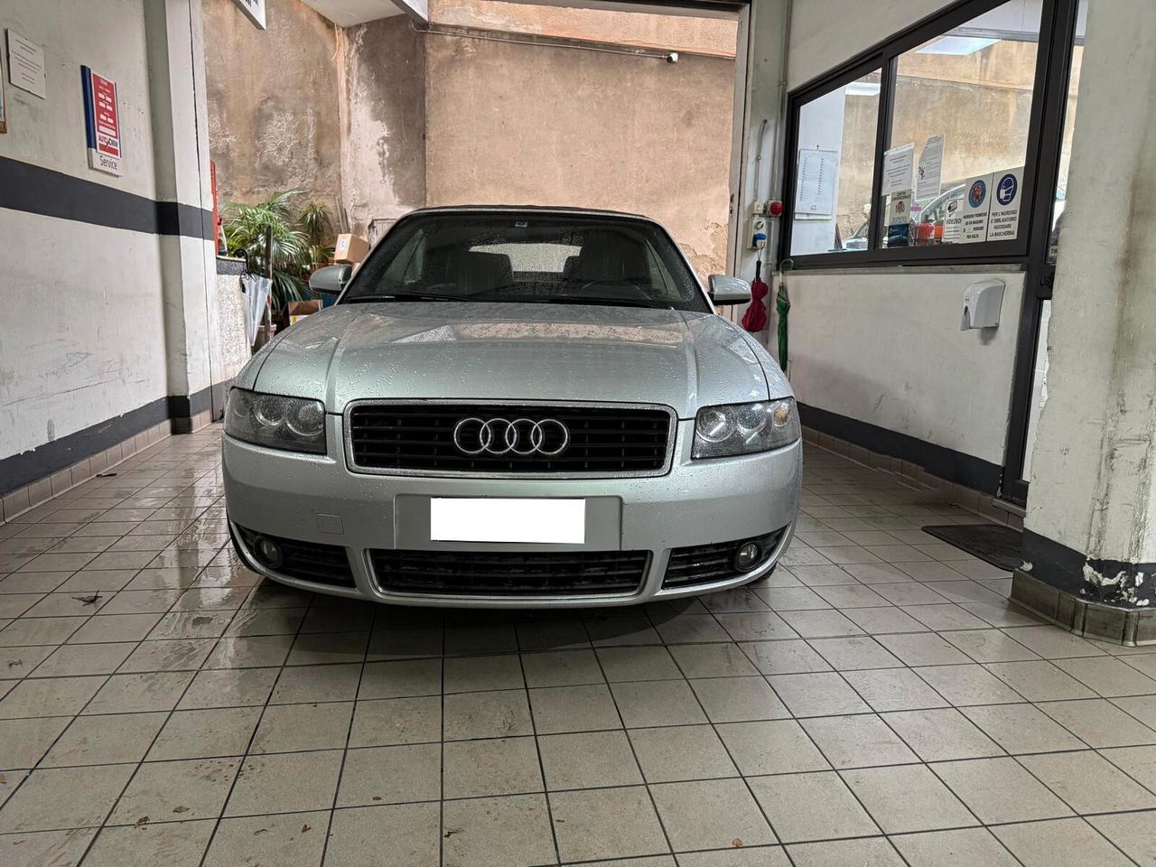 Audi A4 Cabriolet 2.4 V6 30V cat