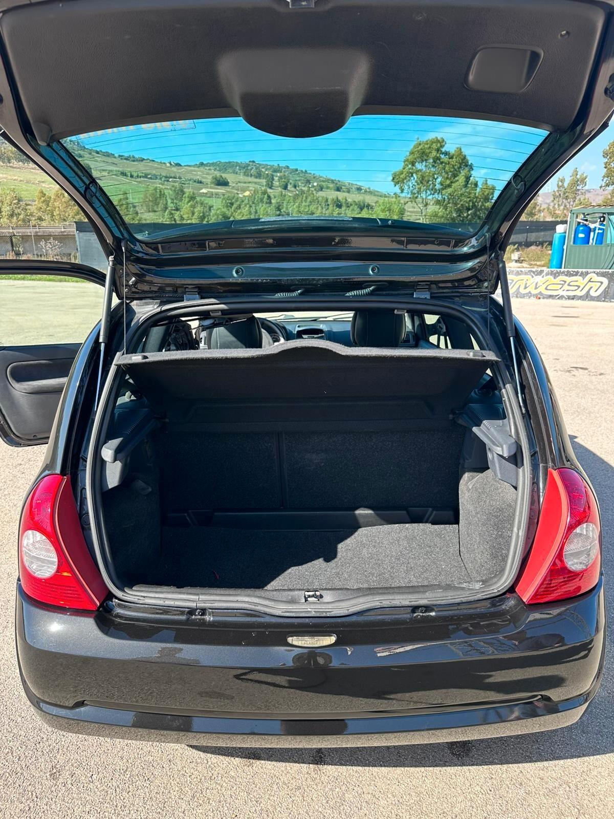 Renault Clio 2.0 16V Sport