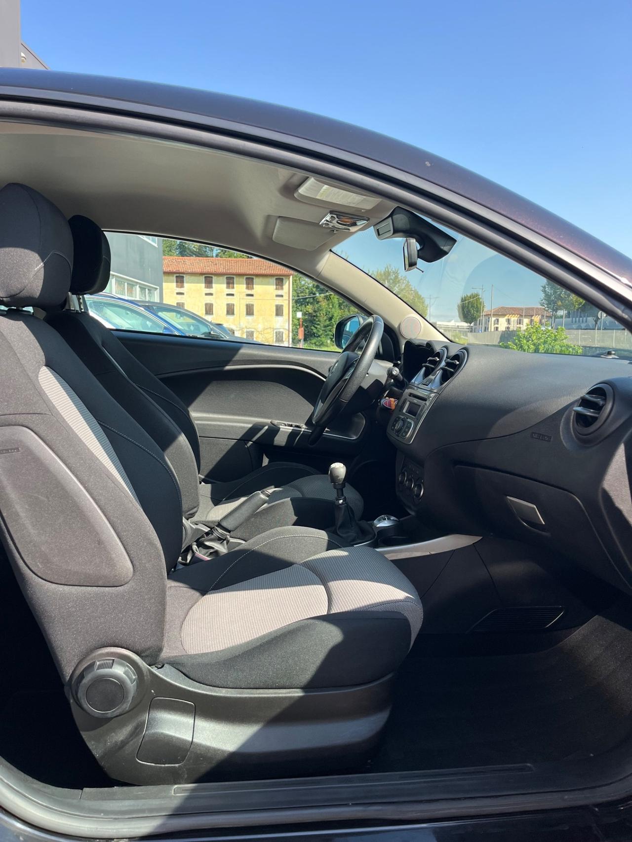 Alfa Romeo MiTo 1.4 78 CV Neopatentati