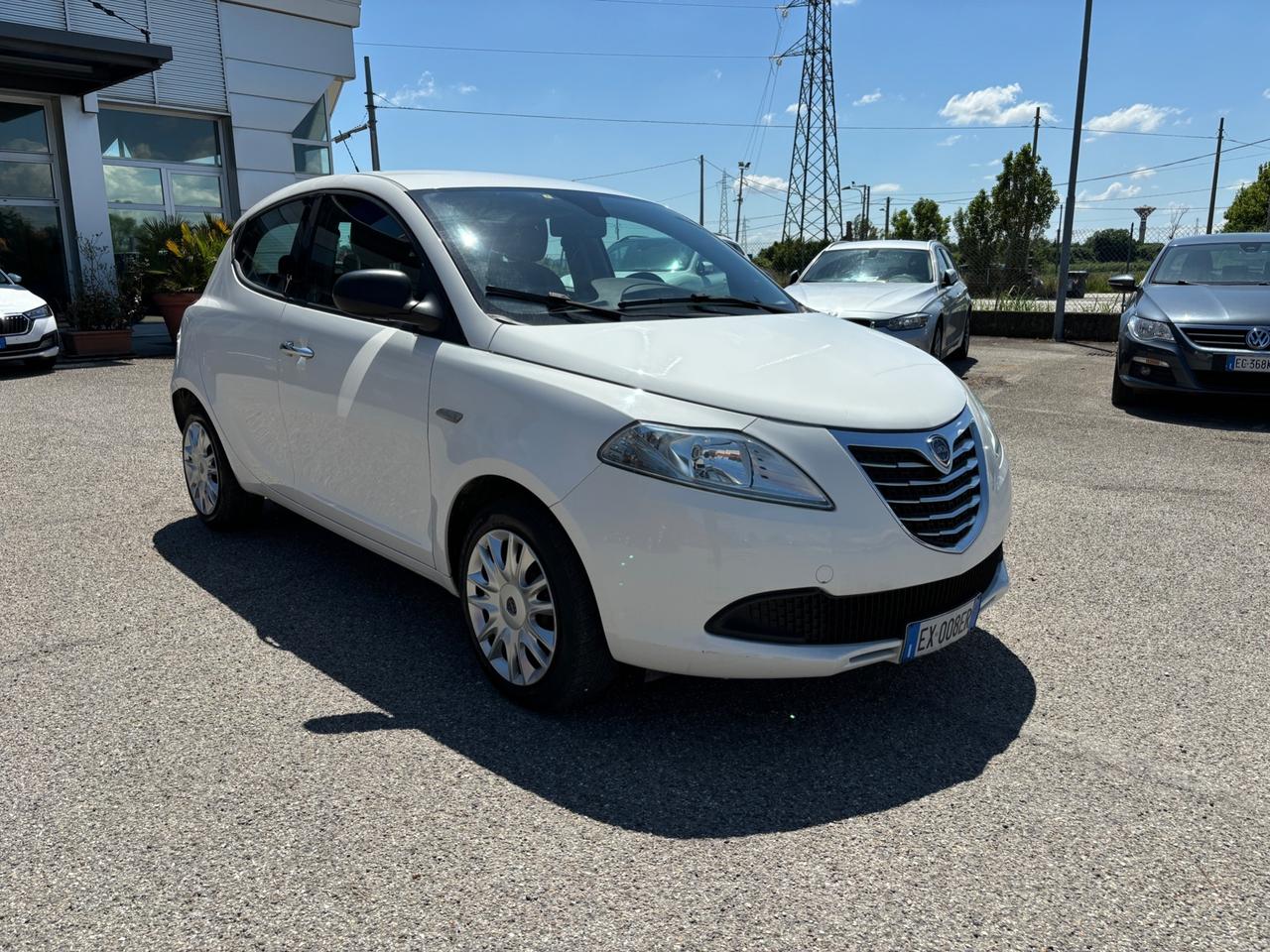 Lancia Ypsilon 1.3 MJT 95CV Silver - 2014