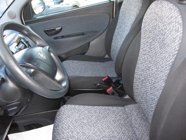 LANCIA Ypsilon 0.9 TwinAir 85 CV 5p. Metano Ecochic NEOPATENTATI