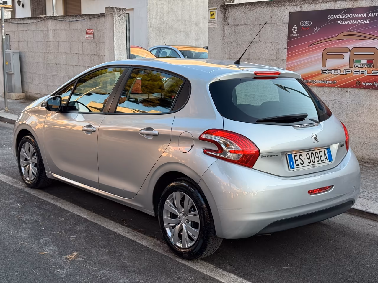 Peugeot 208 1.0 VTi 68CV 5P *KM 79.000 - 2013