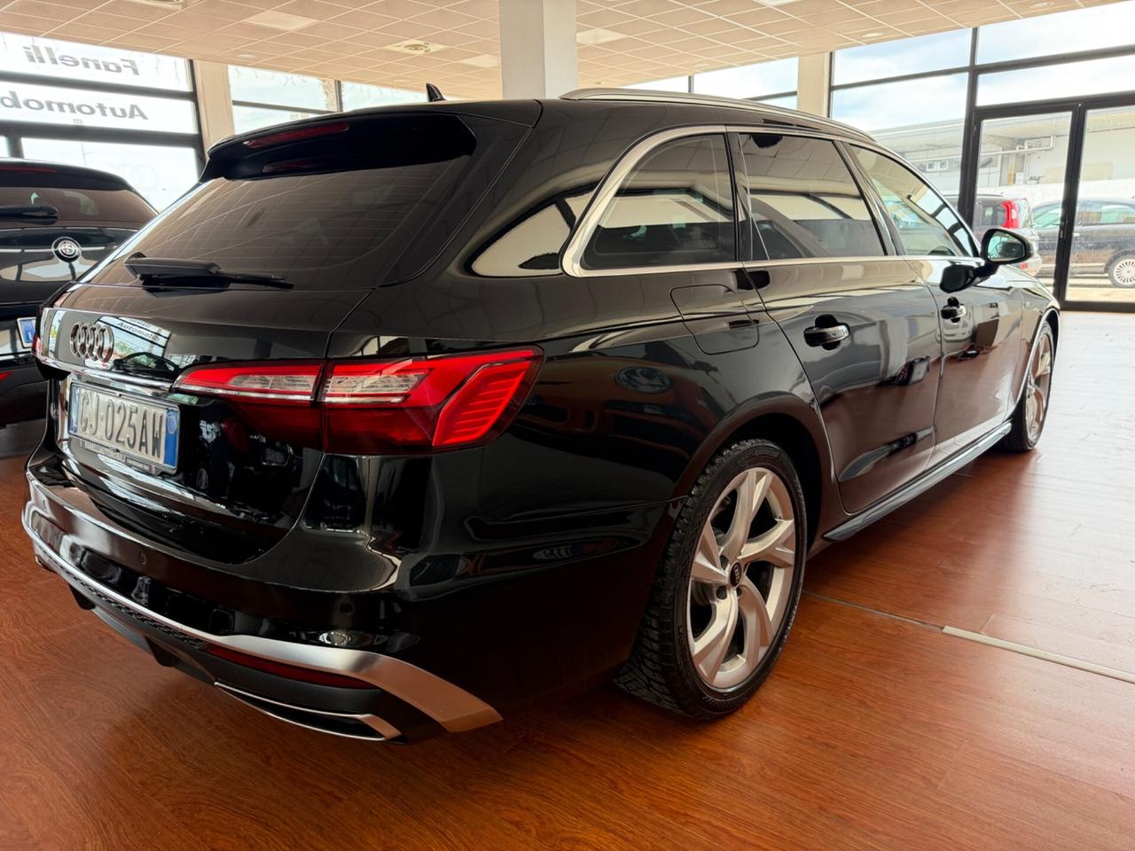 Audi A4 Avant 30 TDI/136 CV S tronic S line edition