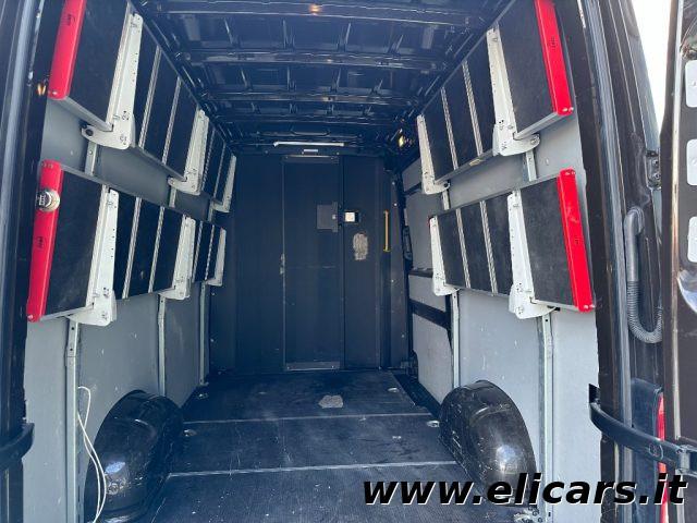 VOLKSWAGEN Crafter 30 2.0 TDI 140CV PL-TA L3H3 Furgone
