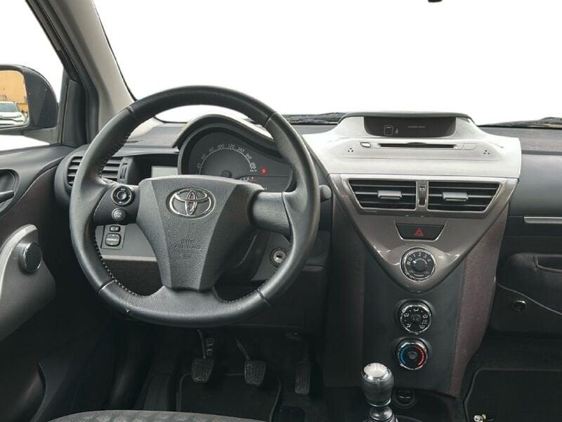 Toyota iQ VVT-I ZERO