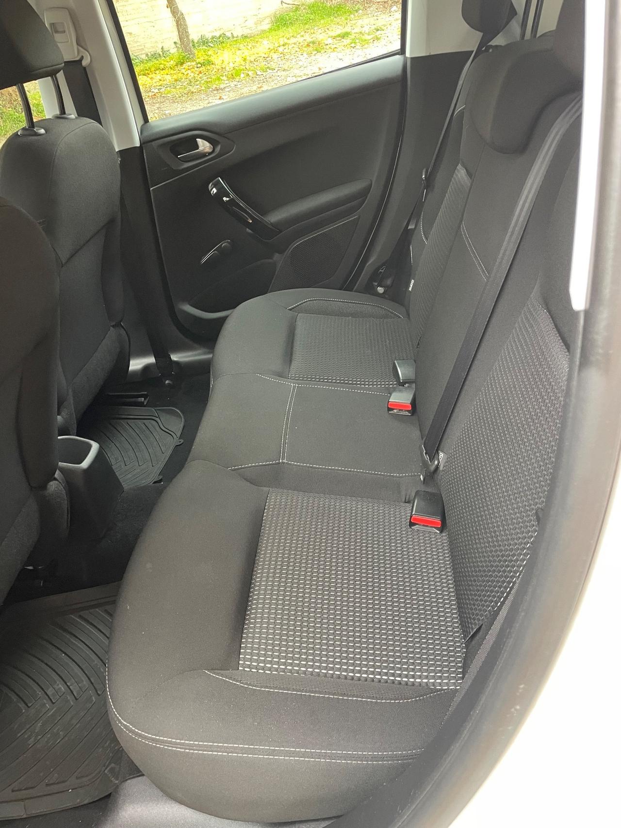 Peugeot 208 BlueHDi 75 5 porte Allure