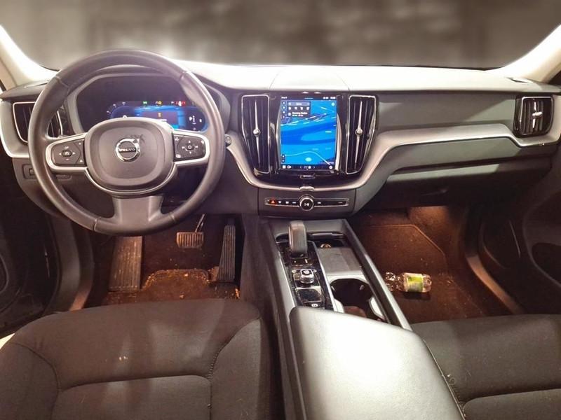 VOLVO XC60 B4 D AWD AUTOMATICO MOMENTUM PRO MY22 5 PORTE SUV