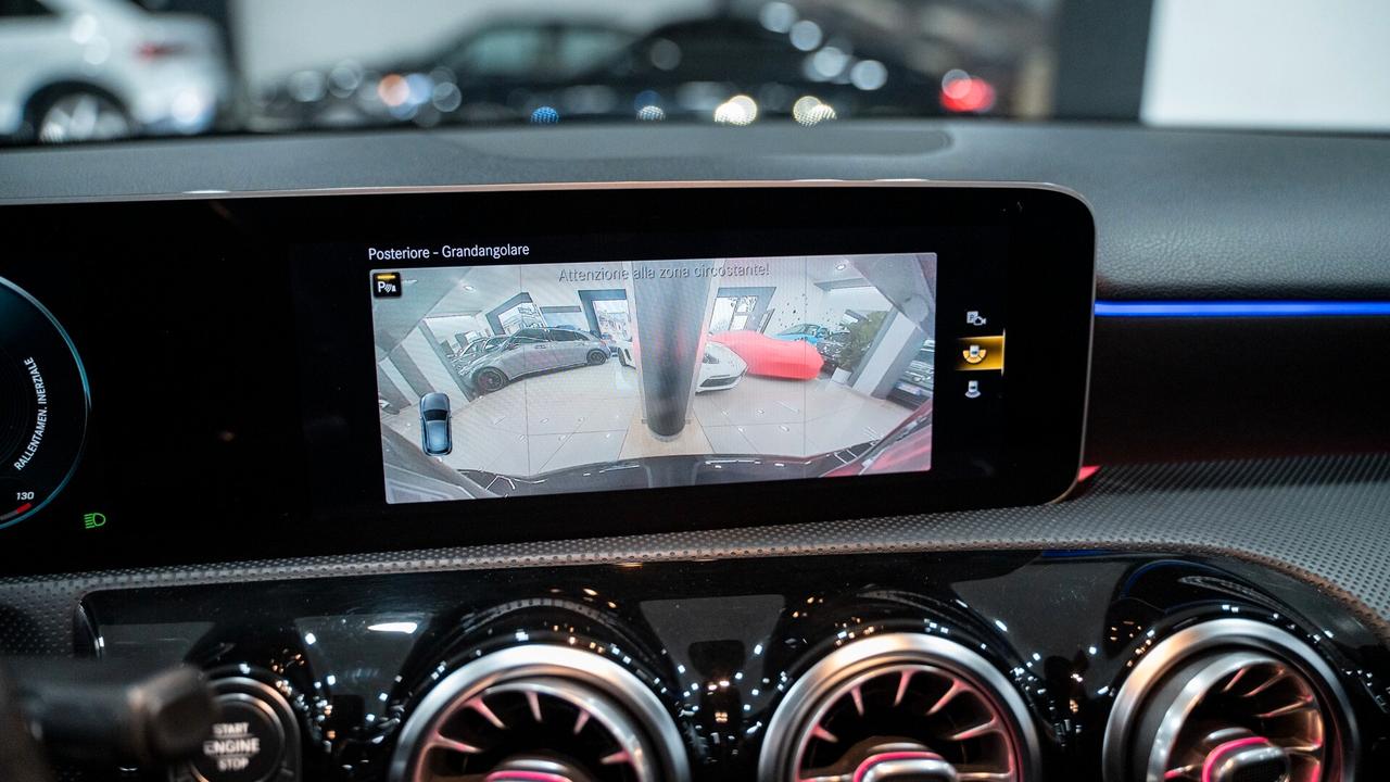 Mercedes-benz A 180 D PREMIUM PLUS AMG TETTO PACK LUCI XENO NAVI FULL