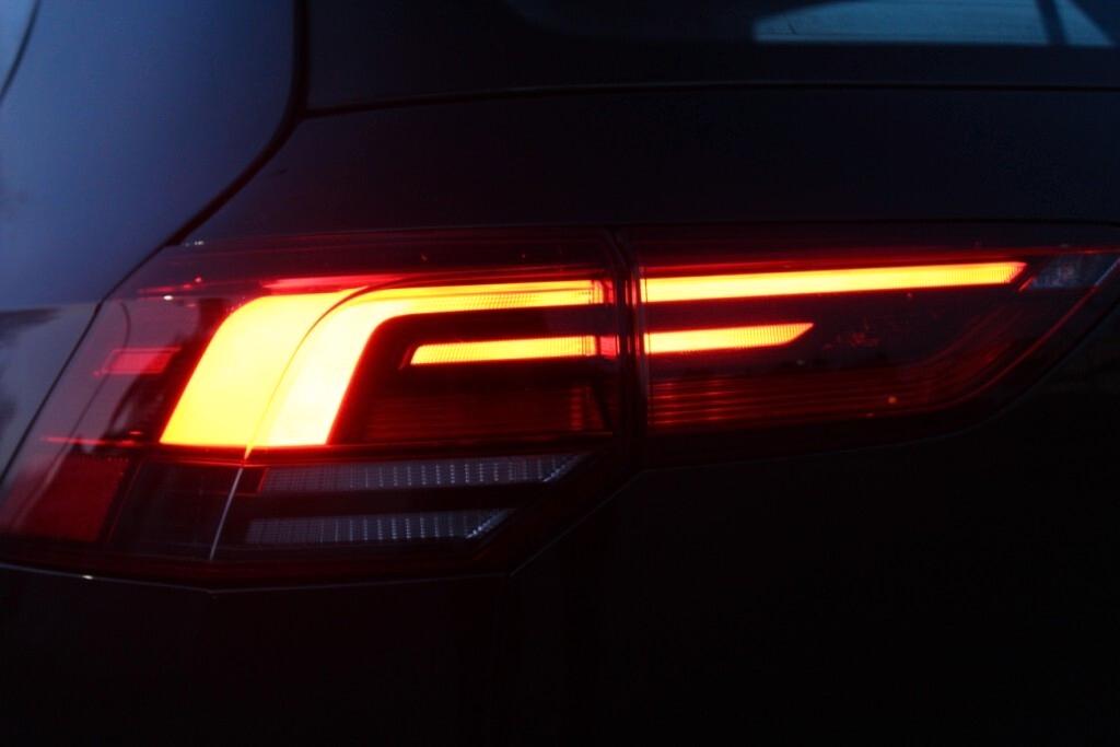 VOLKSWAGEN Golf 2.0 TDI DSG 115cv *Luci Ambiente *FULL LED