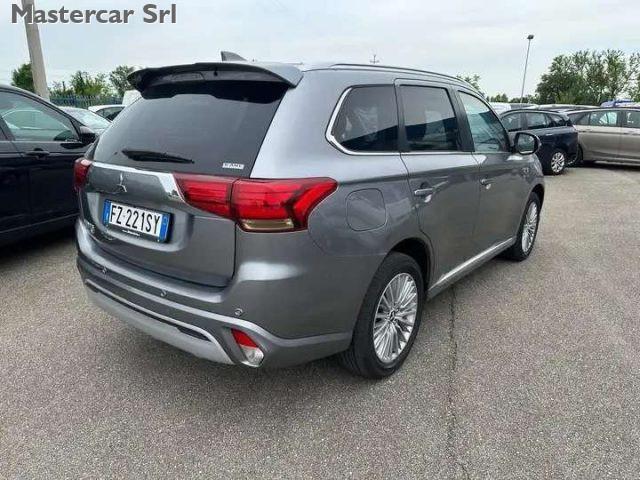 MITSUBISHI Outlander Outlander phev 2.4 Instyle Plus 4wd - FZ221SY