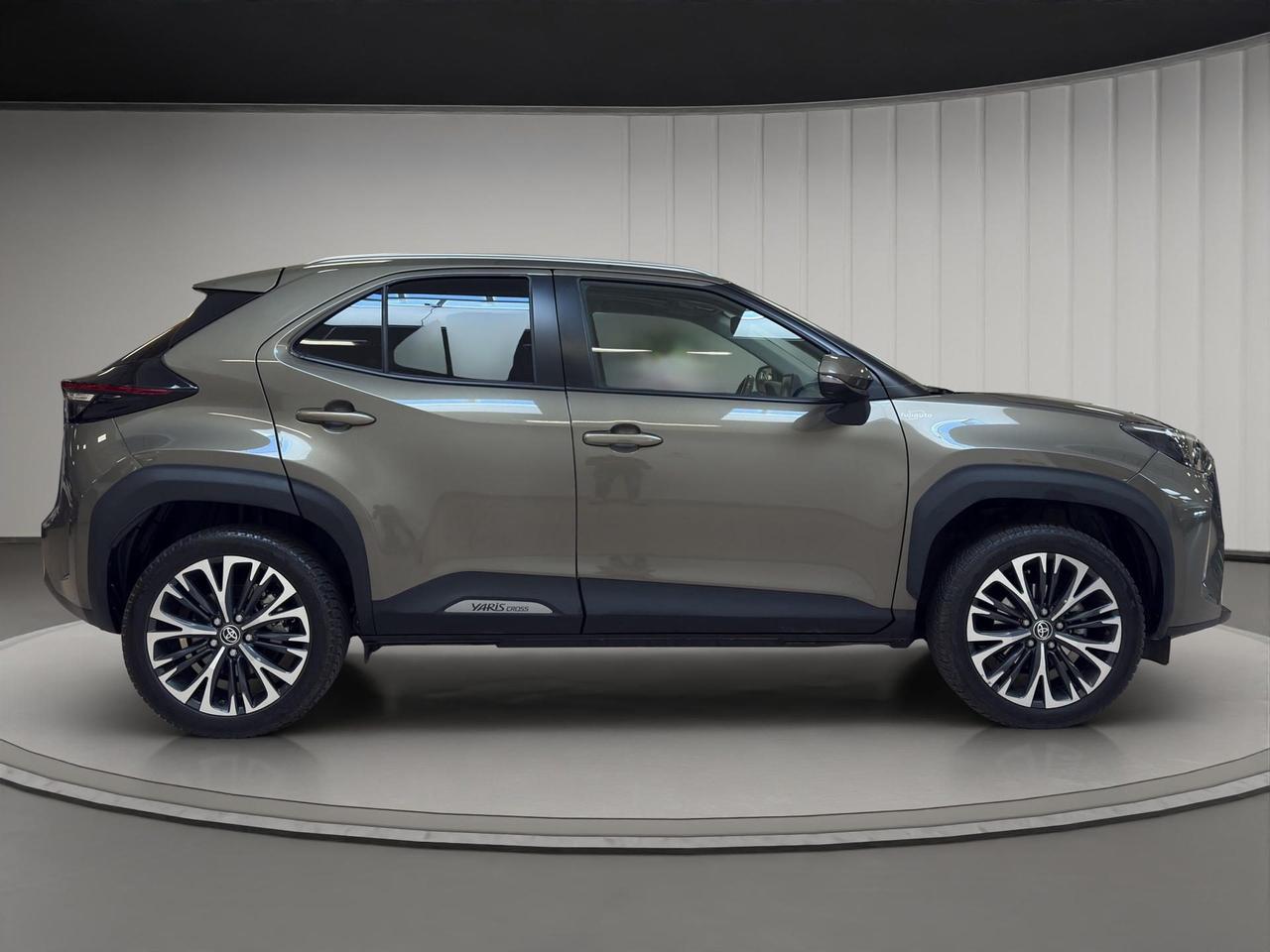 Toyota Yaris Cross 1.5h Lounge fwd 116cv e-cvt